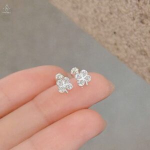 Mua Bông Tai Bạc Nguyên Chất Ở Đâu Uy Tín? Amora Jewelry trao chọn niềm tin