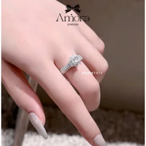 Ý nghĩa của nhẫn nữ đeo ngón giữa
